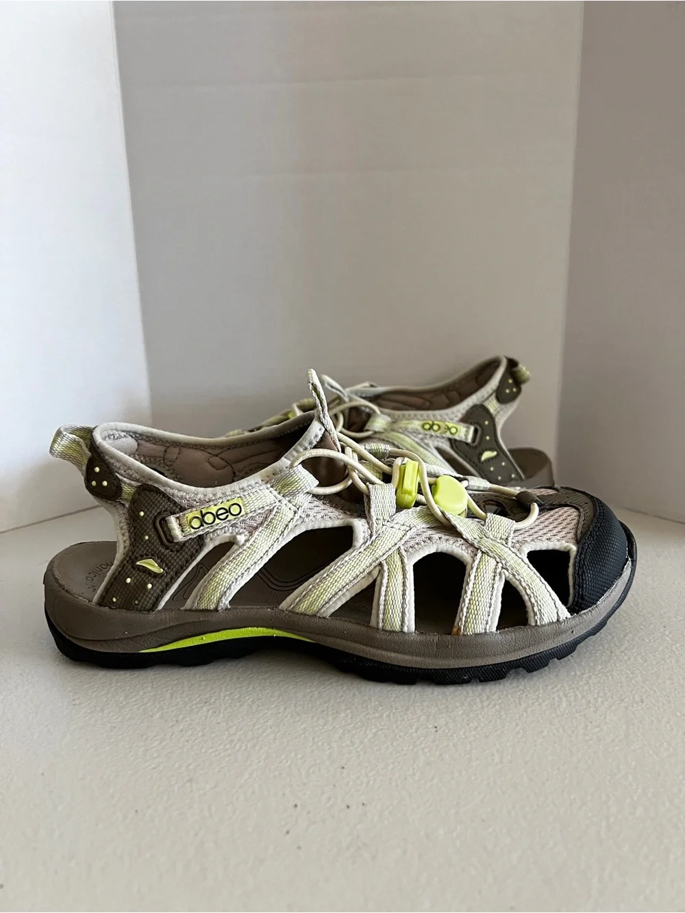 Abeo Delta H20 Sandals Closed-Toe Hiking And Water Trail Sandals Shoes Size 7